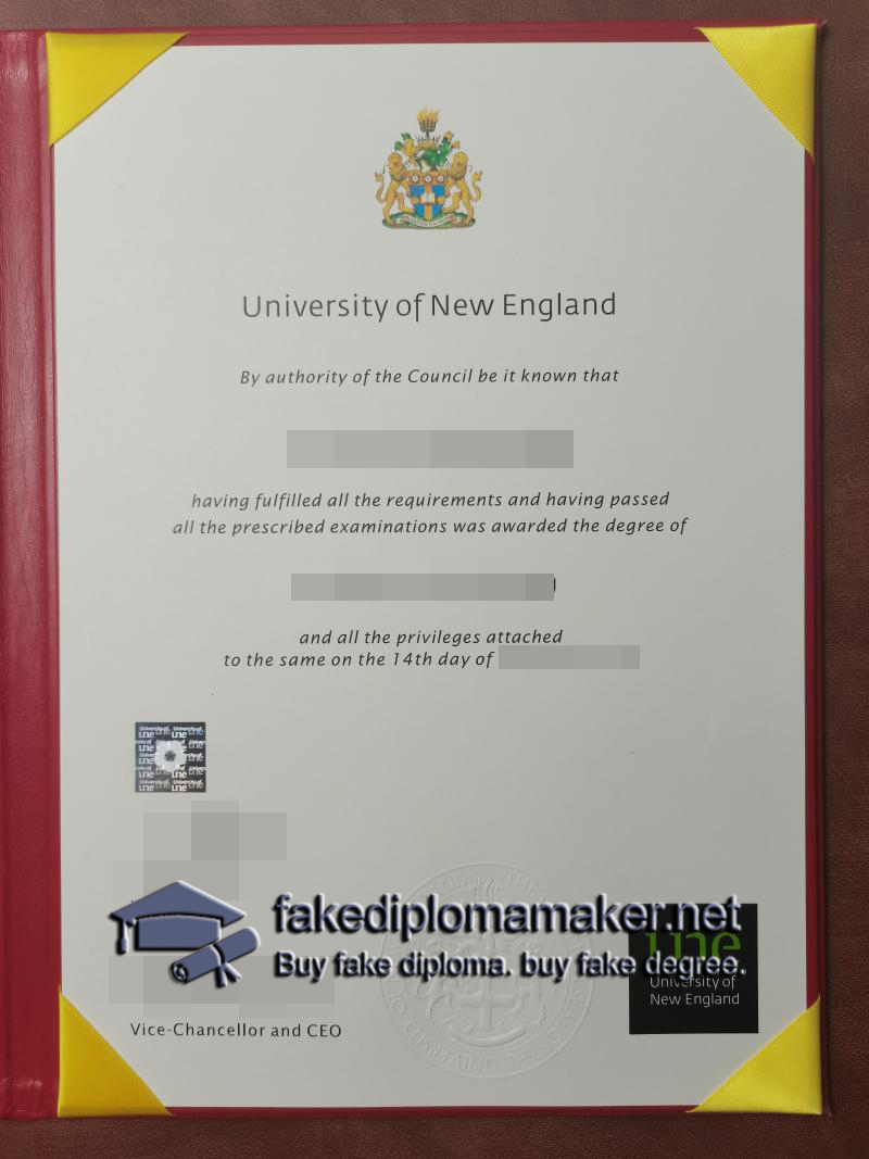 UNE diploma